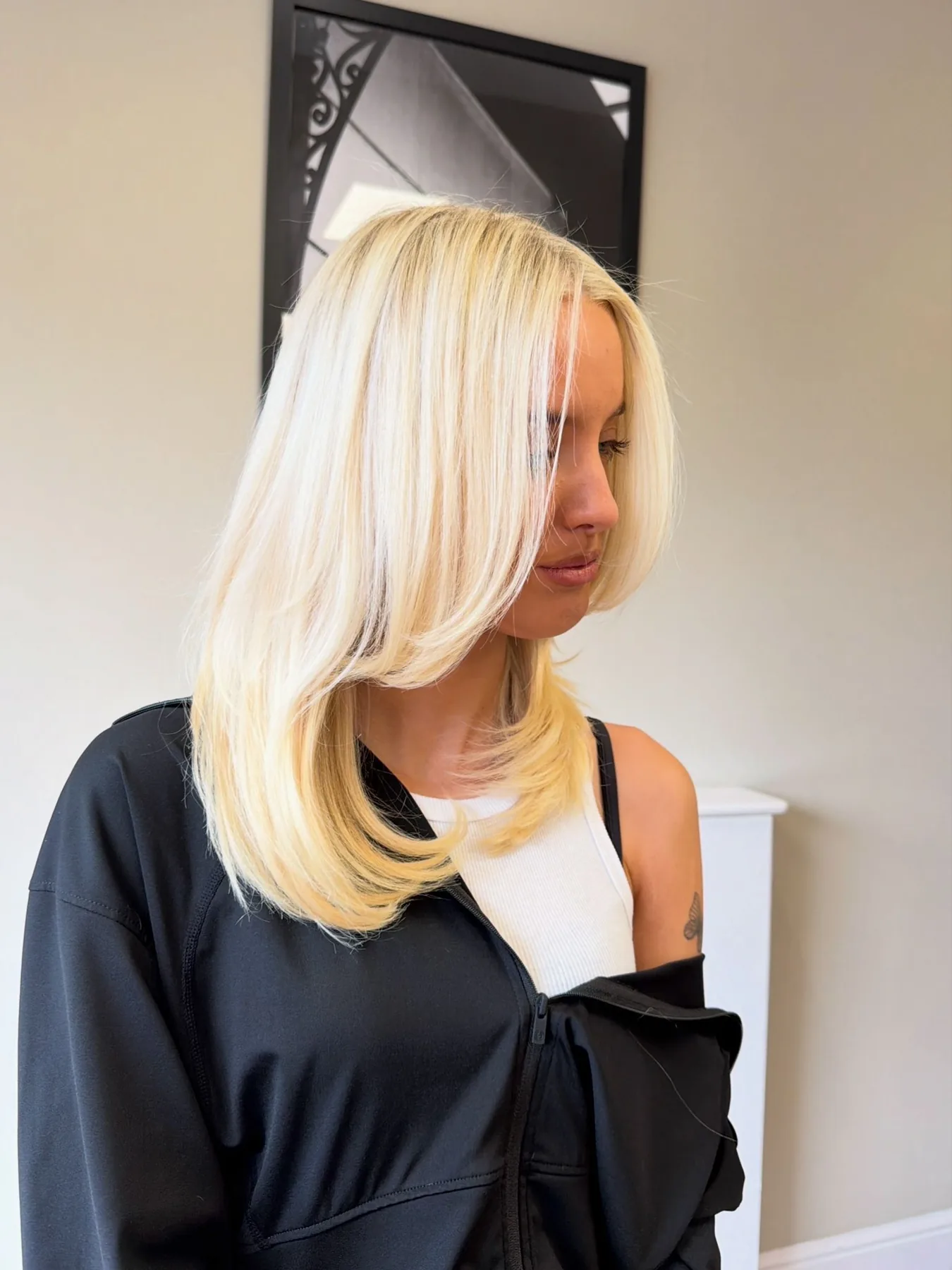 Smooth blonde bob — supplied work by Neeve