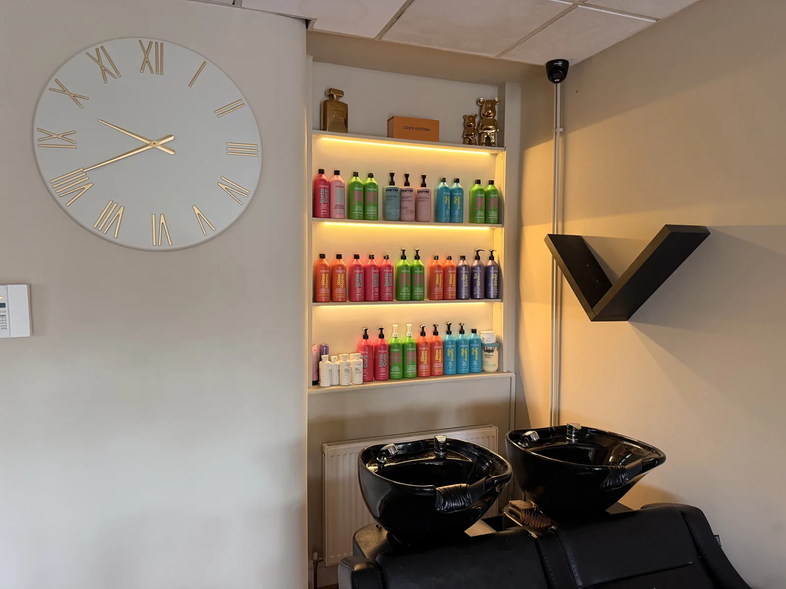 STYLED backwash basins and colour shelving
